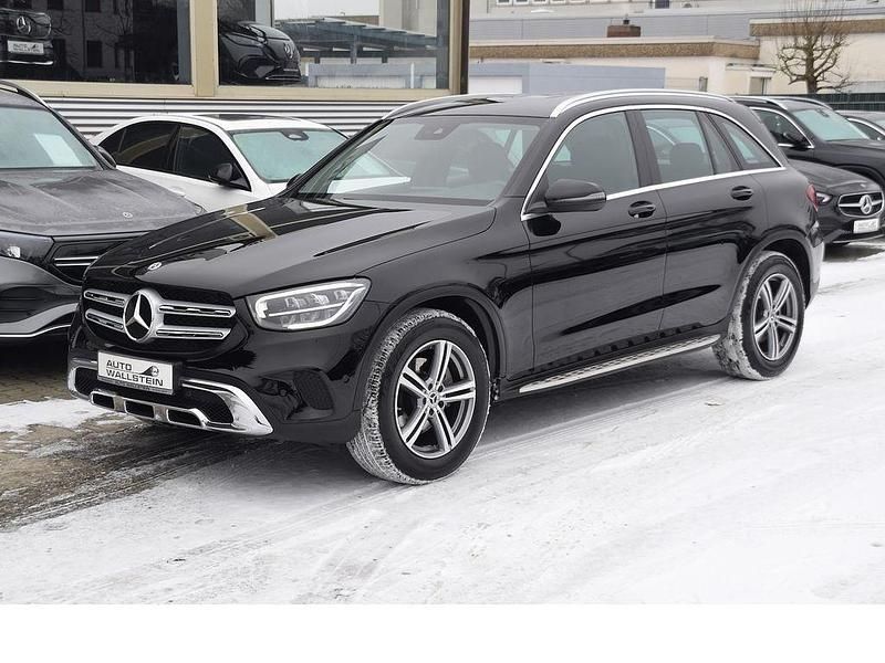 Gebraucht Mercedes GLC220 194 PS (142 kW) 2022 Schwarz SUV