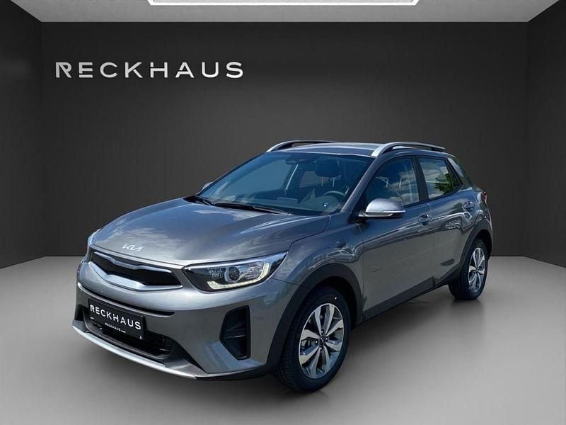Astrograu Neu 2025 Kia Stonic Vision SUV | 24.450 € (Fairer Preis) - Bild 1/4