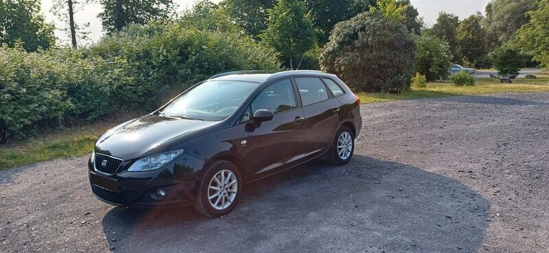 Schwarz Gebraucht 2010 Seat Ibiza Style Limousine | 2.690 € (Etwas zu teuer) - Bild 1/4