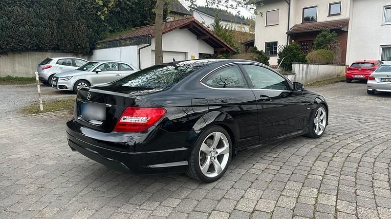 Gebraucht Mercedes C220 170 PS (125 kW) 2015 Schwarz Coupé