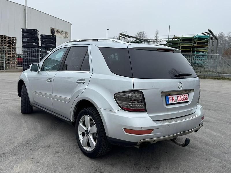 Gebraucht Mercedes ML320 224 PS (164 kW) 2008 Silber SUV