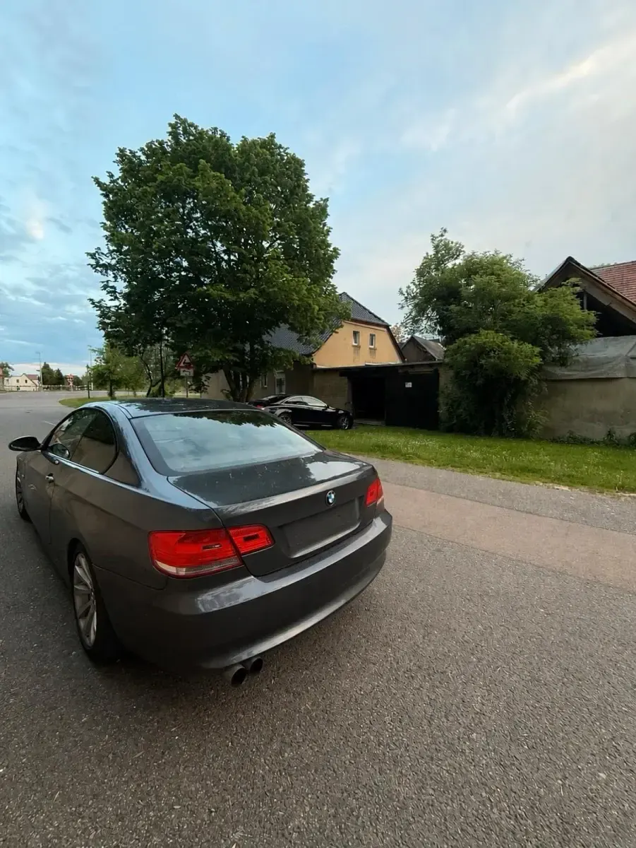 Gebraucht BMW 320 170 PS (125 kW) 2007 Grau Coupé