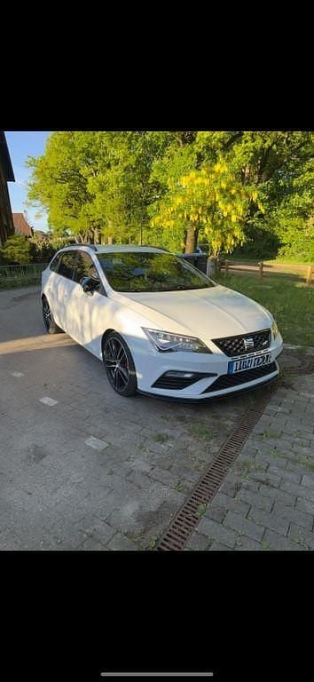 Weiß Gebraucht 2018 Cupra Leon Limousine | 13.500 € (Superpreis) - Bild 1/4