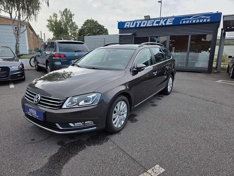 Black oak brown Gebraucht 2012 VW Passat Comfortline Kombi | 6.200 € (Fairer Preis) - Bild 1/4