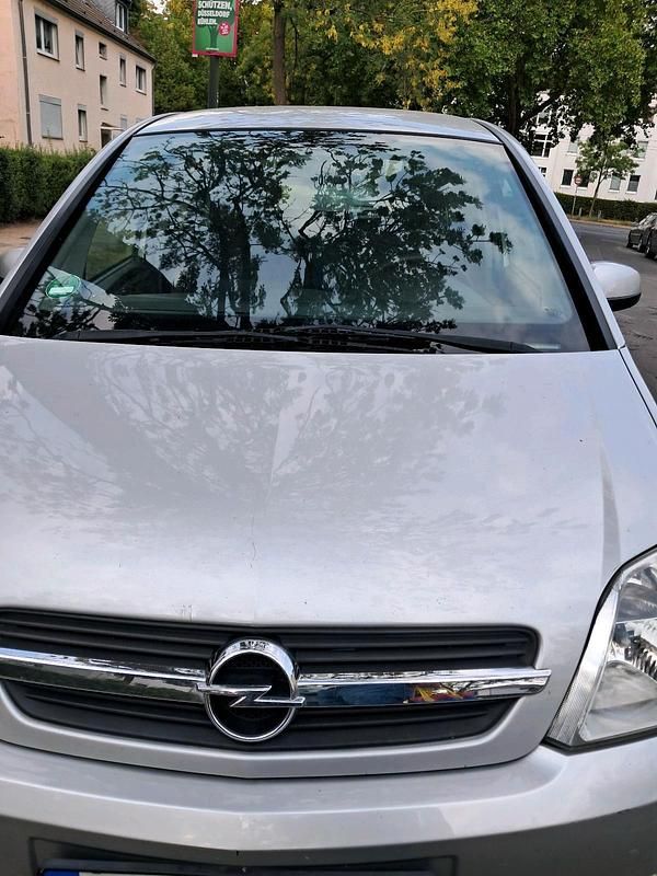 Grau Gebraucht 2005 Opel Meriva Van / Kleinbus | 799 € (Fairer Preis) - Bild 1/4