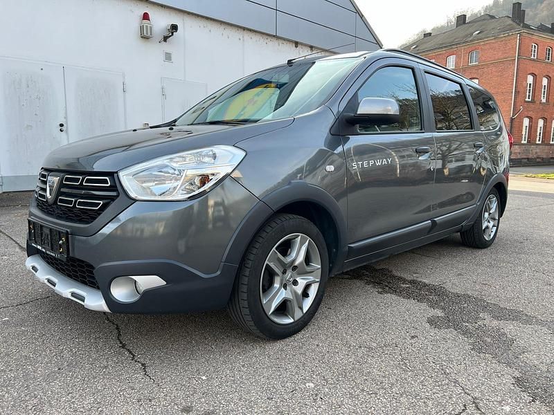Gebraucht Dacia Lodgy Stepway 116 PS (85 kW) 2018 Grau Van / Kleinbus