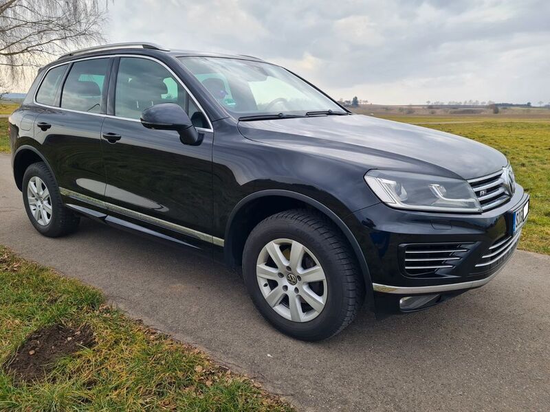 Schwarz Gebraucht 2017 VW Touareg Exclusive SUV | 16.800 € (Teuer) - Bild 1/4
