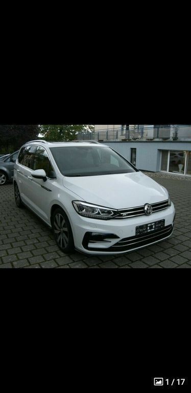 Weiß Gebraucht 2017 VW Touran Highline Van / Kleinbus | 22.999 € (Fairer Preis) - Bild 1/4