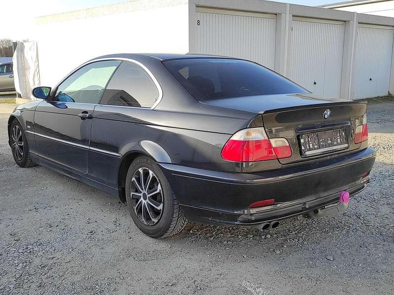 Gebraucht BMW 320 150 PS (110 kW) 2000 Schwarz Coupé