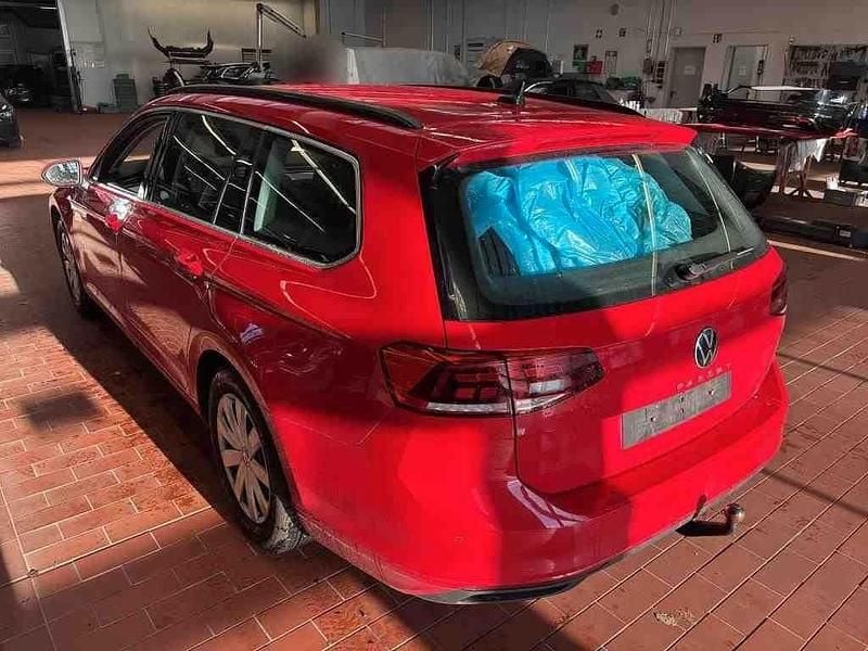 Gebraucht VW Passat Business 122 PS (89 kW) 2021 Rot Kombi