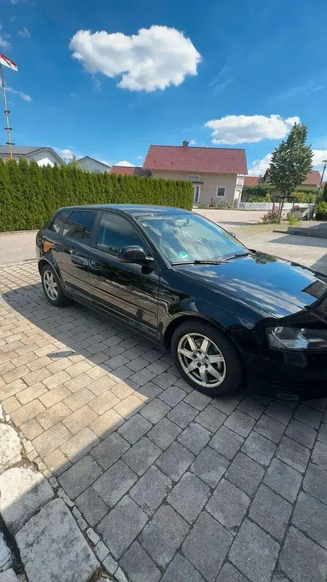 Gebraucht Audi A3 Ambiente 125 PS (91 kW) 2010 Schwarz Kleinwagen