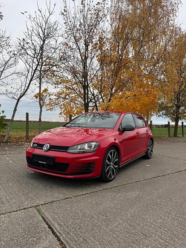Gebraucht VW Golf VII GTD 184 PS (135 kW) 2015 Rot Kleinwagen