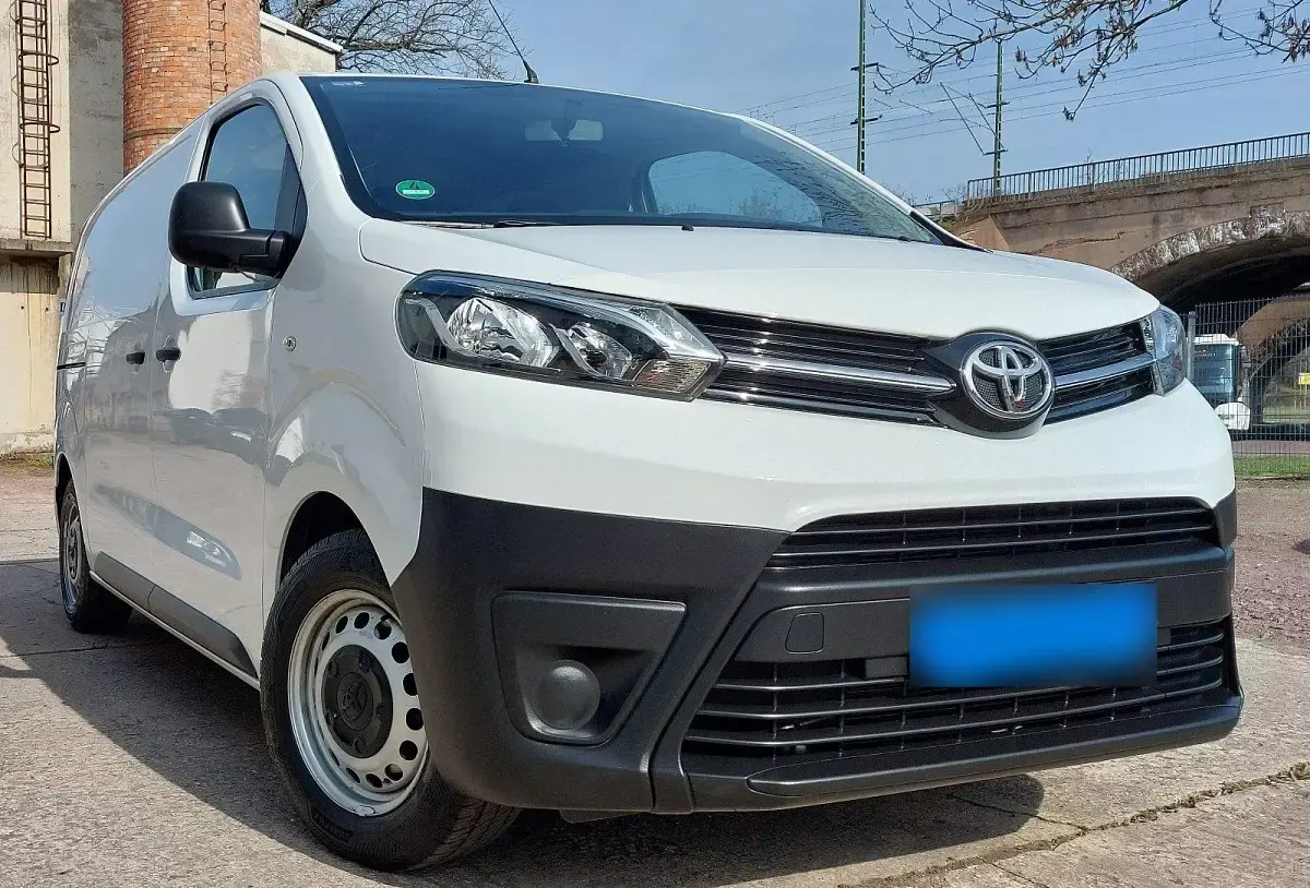 Gebraucht Toyota Proace 95 PS (69 kW) 2017 Weiß Van / Kleinbus