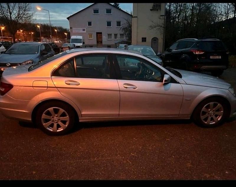 Gebraucht Mercedes C200 136 PS (100 kW) 2011 Silber Limousine