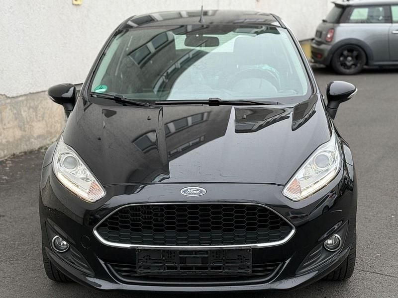 Gebraucht Ford Fiesta Trend 101 PS (74 kW) 2016 Limousine