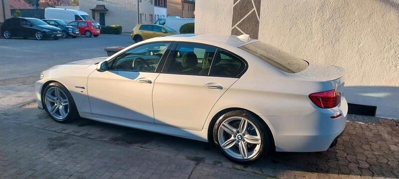 Weiß Gebraucht 2014 BMW 530 M Sport Limousine | 20.500 € (Teuer) - Bild 1/4