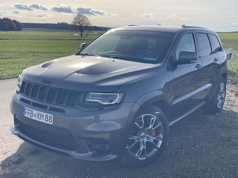 Grau Gebraucht 2019 Jeep Grand Cherokee SRT SUV | 45.000 € (Teuer) - Bild 1/4