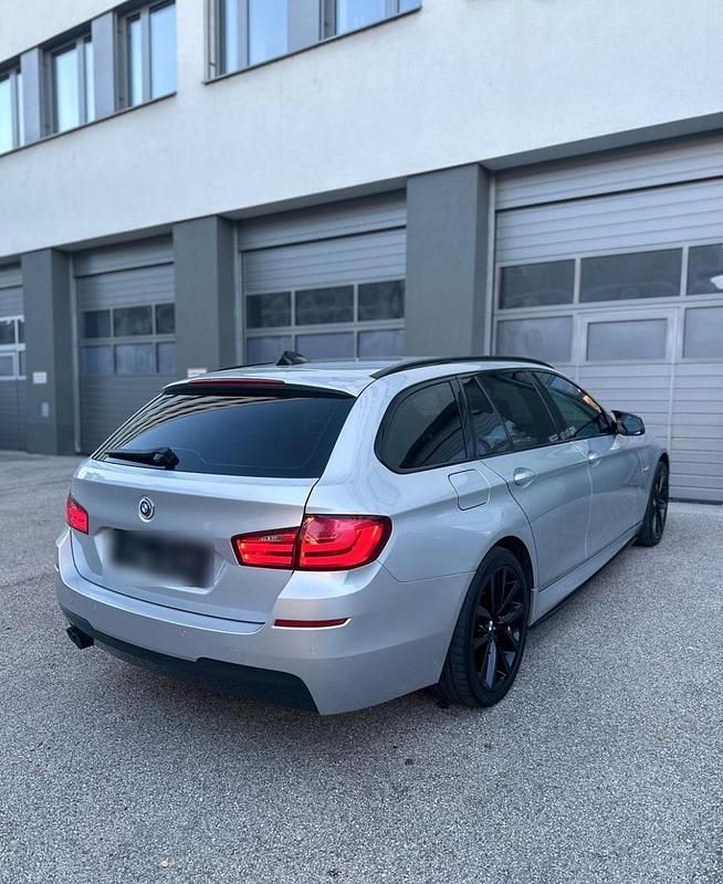 Gebraucht BMW 530 M Sport 258 PS (189 kW) 2011 Silber Kombi