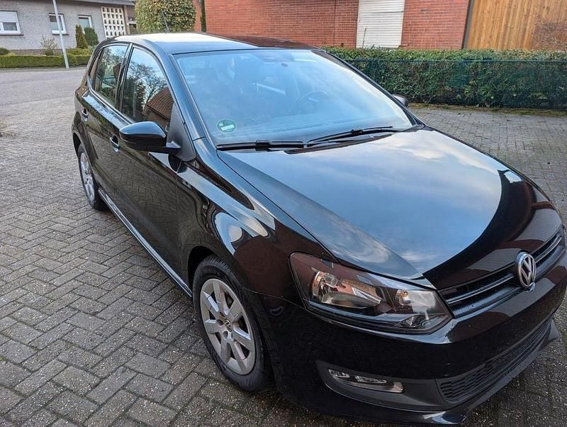 Gebraucht VW Polo 75 PS (55 kW) 2012 Schwarz Kleinwagen