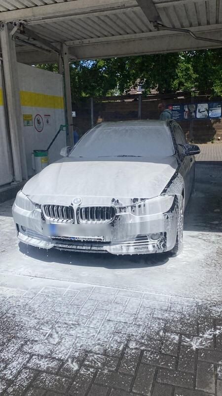 Schwarz Gebraucht 2013 BMW 320 Kombi | 8.000 € (Fairer Preis) - Bild 1/4