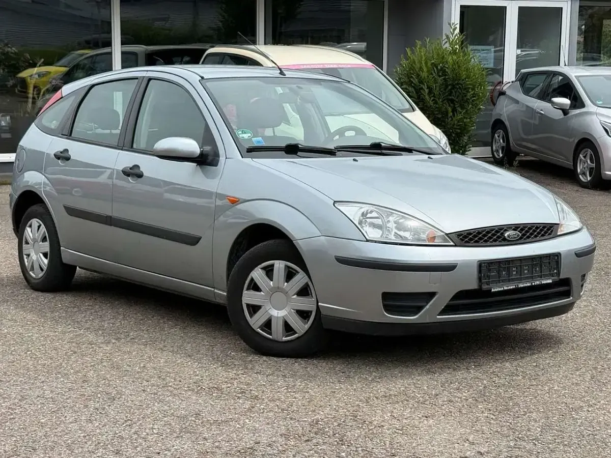 Gebraucht Ford Focus Ambiente 75 PS (55 kW) 2004 Silber Limousine