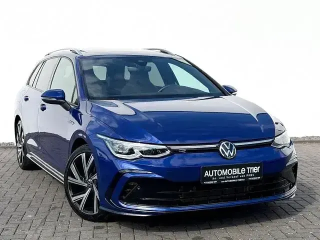 Gebraucht VW Golf VIII R-line 150 PS (110 kW) 2023 Lapiz blue (metallic) Kombi
