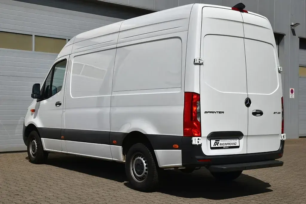 Gebraucht Mercedes Sprinter 170 PS (125 kW) 2024 Weiß Van