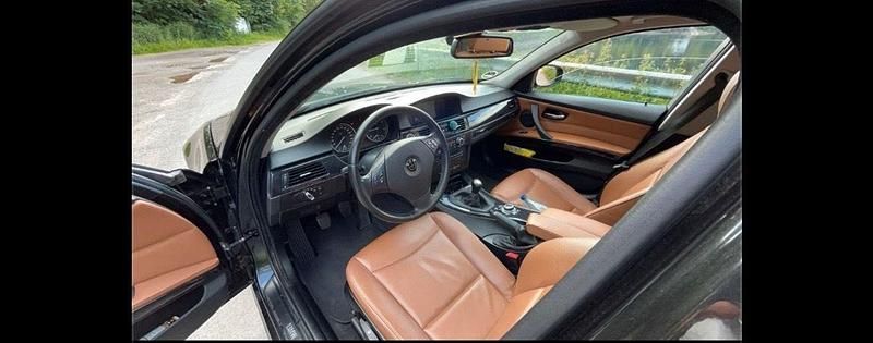 Gebraucht BMW 318 2009 Schwarz Kombi