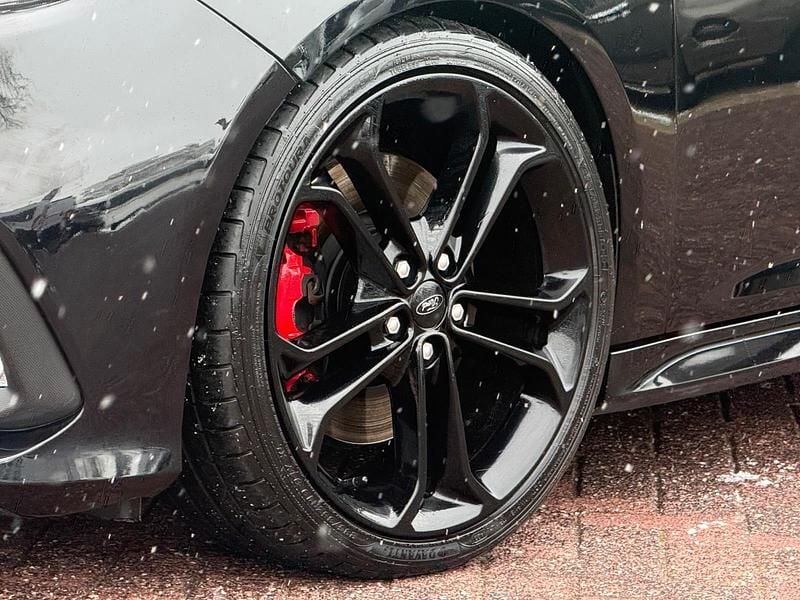 Gebraucht Ford Focus ST 251 PS (184 kW) 2017 Schwarz Limousine