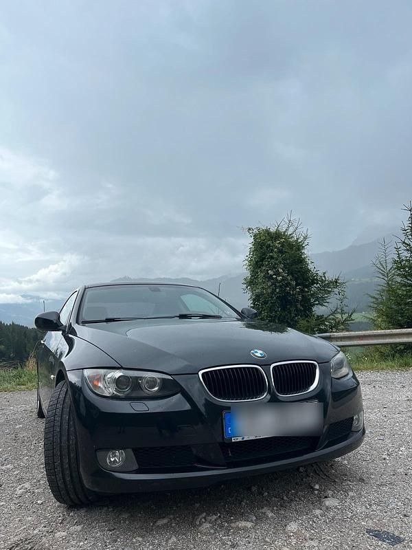 Schwarz Gebraucht 2010 BMW 320 Performance Coupé | 9.500 € (Fairer Preis) - Bild 1/4