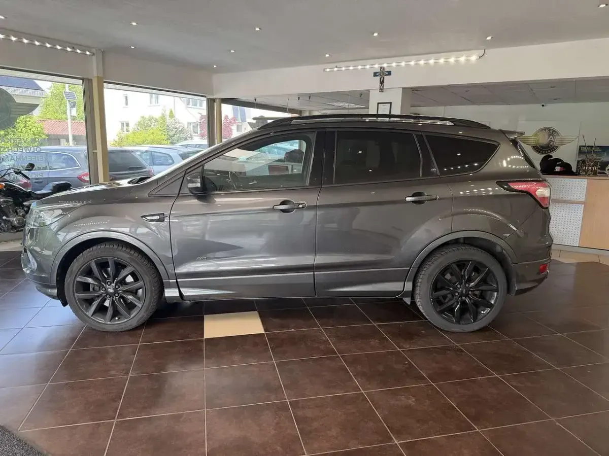 Gebraucht Ford Kuga ST-Line 182 PS (133 kW) 2017 Magneticgrau (metallic) SUV