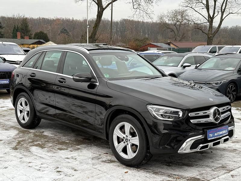 Schwarz Gebraucht 2020 Mercedes GLC200 SUV | 33.790 € (Superpreis) - Bild 1/4