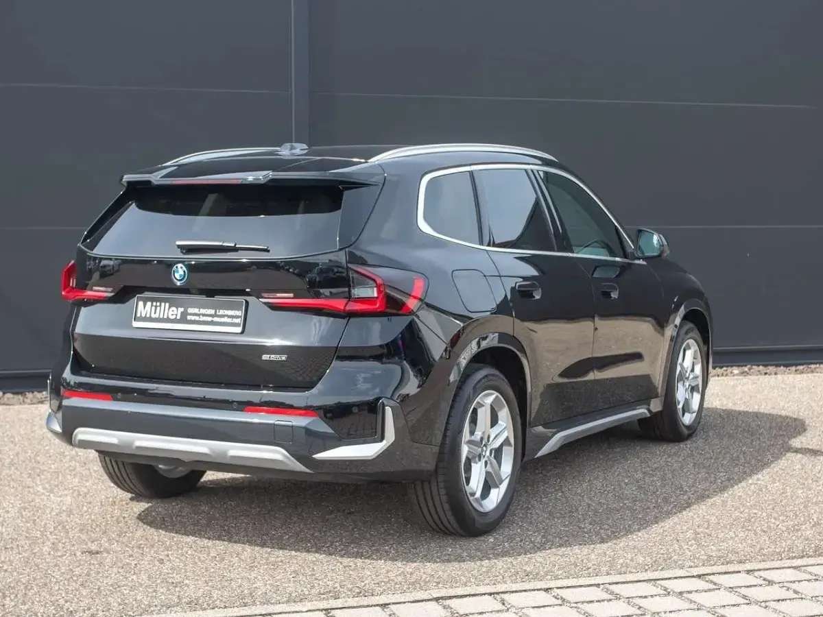 Neu BMW iX1 xLine 150 kW (204 PS) 2025 Schwarz SUV