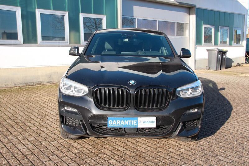 Black sapphire metallic Gebraucht 2020 BMW X4 M Sport SUV | 26.500 € - Bild 1/4