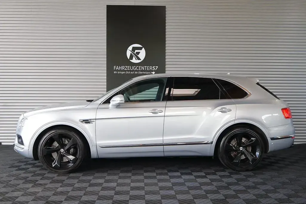 Gebraucht Bentley Bentayga 608 PS (447 kW) 2018 Silber SUV