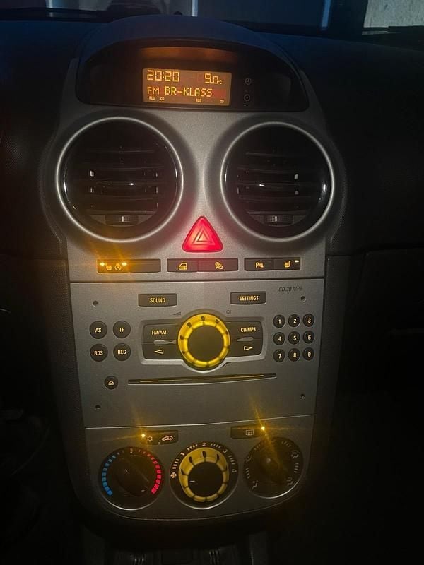 Gebraucht Opel Corsa 87 PS (63 kW) 2011 Schwarz Kleinwagen