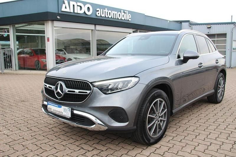 Grau Gebraucht 2023 Mercedes GLC220 Avantgarde SUV | 46.500 € (Superpreis) - Bild 1/4