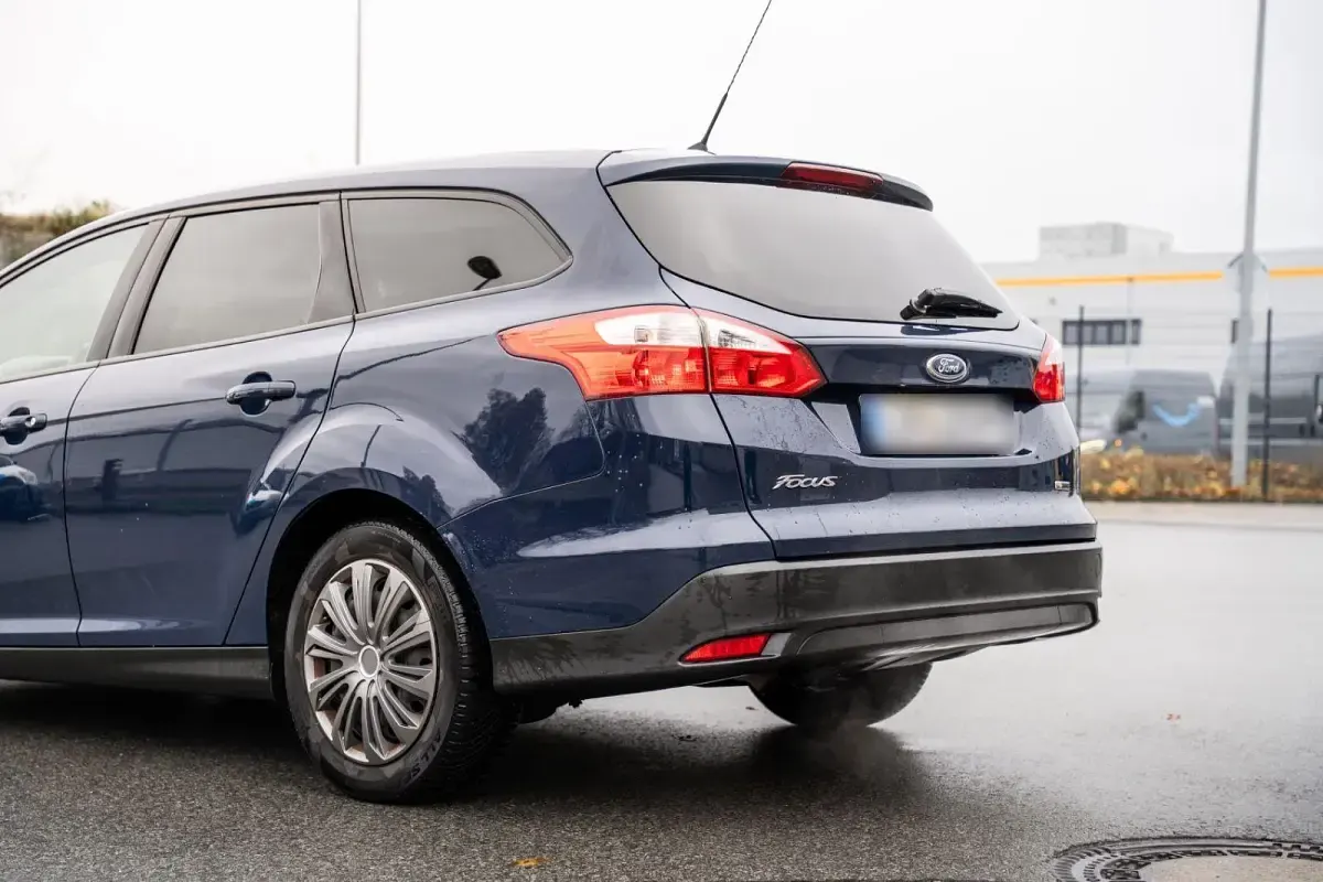Usata Ford Focus Trend 101 CV (74 kW) 2013 Blu Station wagon
