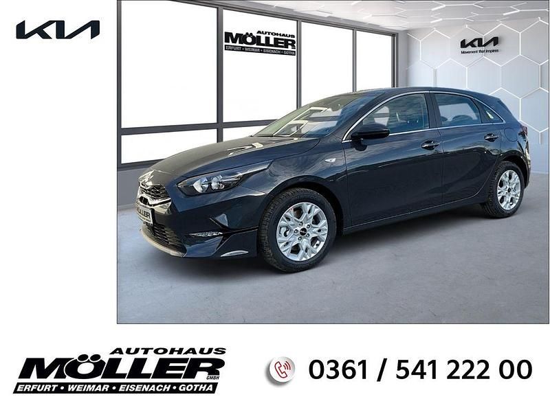 Grau Gebraucht 2025 Kia Ceed Comfort Kleinwagen | 22.945 € (Guter Preis) - Bild 1/4