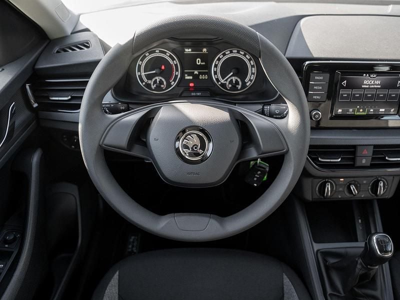 Gebraucht Skoda Scala Cool Plus 95 PS (69 kW) 2023 Weiß Kleinwagen