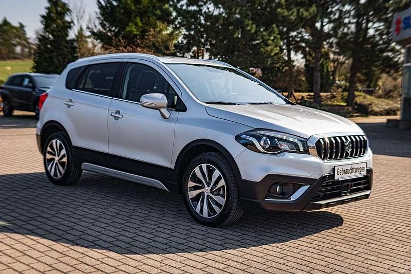 Gebraucht Suzuki SX4 Comfort+ 140 PS (102 kW) 2019 Silky silver metallic Limousine