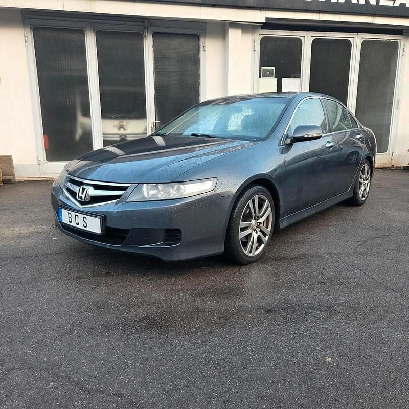 Grau Gebraucht 2005 Honda Accord Limousine | 3.690 € (Fairer Preis) - Bild 1/4