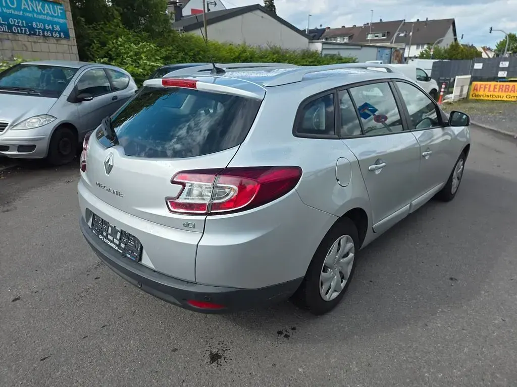 Usata Renault Mégane III Initiale Paris 110 CV (80 kW) 2014 Argento Berlina