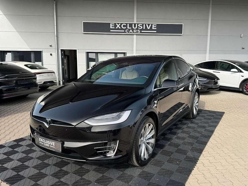 Second-hand Tesla Model X 386 kW (525 CP) 2017 Negru SUV