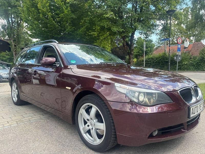 Rot Gebraucht 2006 BMW 530 Sport Line Kombi | 4.900 € (Fairer Preis) - Bild 1/4