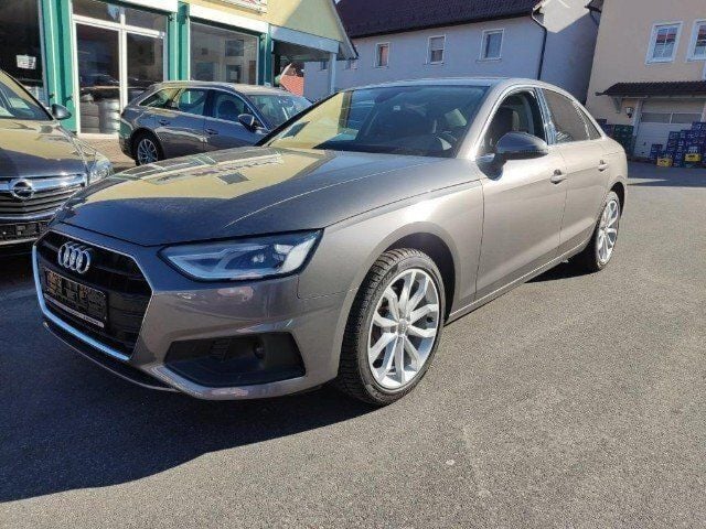 Grau Gebraucht 2020 Audi A4 Limousine | 14.000 € - Bild 1/4
