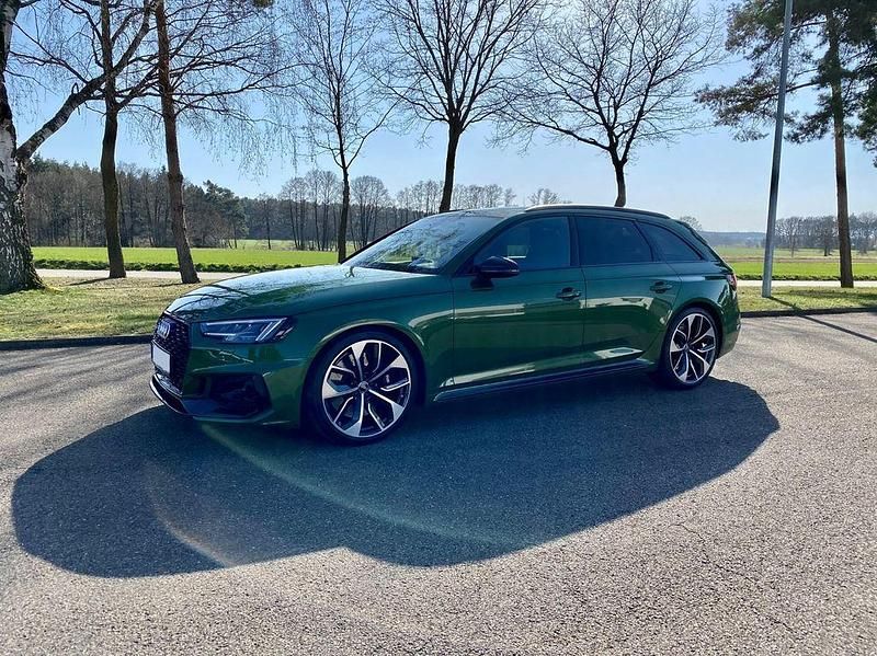 Grün Gebraucht 2017 Audi RS4 Ambiente Kombi | 51.500 € (Fairer Preis) - Bild 1/4