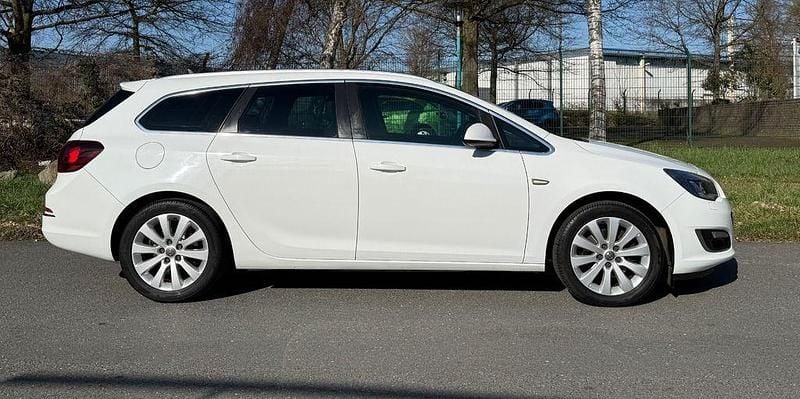 Gebraucht Opel Astra 170 PS (125 kW) 2013 Weiß Limousine