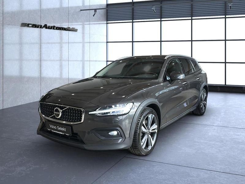 Gebraucht Volvo V60 Plus 197 PS (144 kW) 2023 Platinum grey / (metallic) Kombi