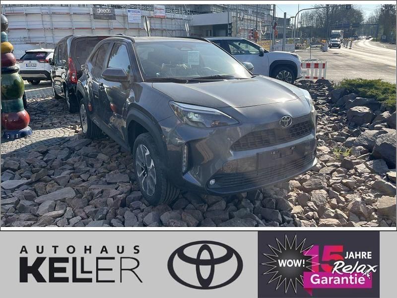 Marlingrau metallic Neu 2025 Toyota Yaris Cross SUV | 32.160 € (Etwas zu teuer) - Bild 1/4